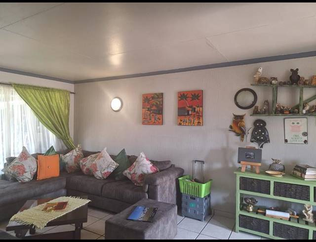 2 BEDROOM HOUSE FOR SALE IN HUNTINGDON